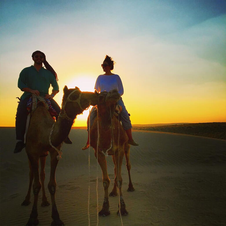 half-day-sunset-camel-safari-jaisalmer-ganpat-tours